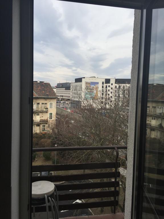 Apartment Maximilian Bratislava Exterior foto