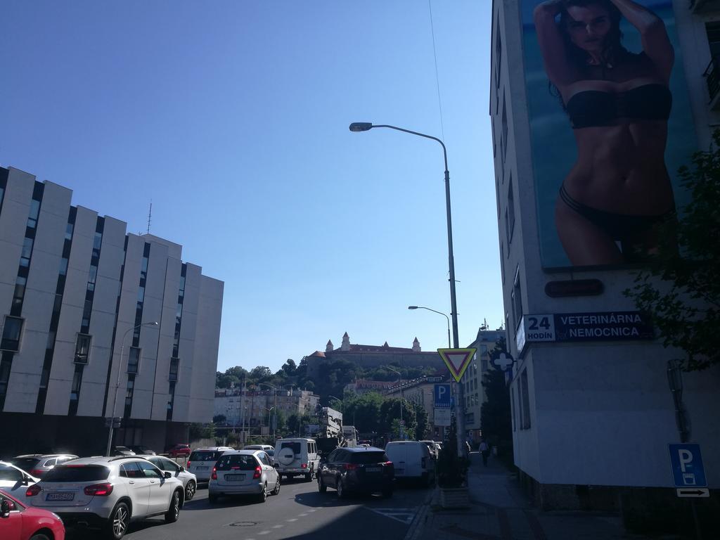 Apartment Maximilian Bratislava Exterior foto